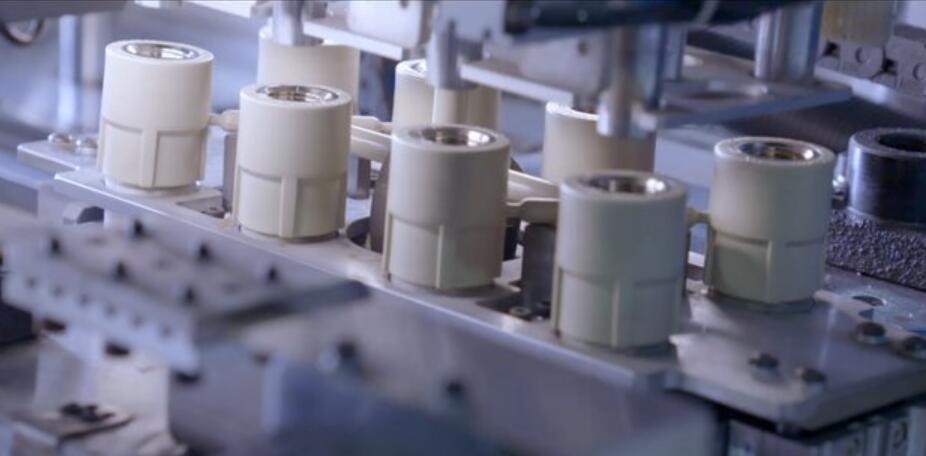 無人看“管”的智能工廠有多了不起？